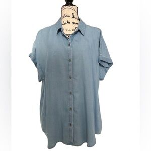 Beachlunchlounge. Button-front shirt. Size XL.